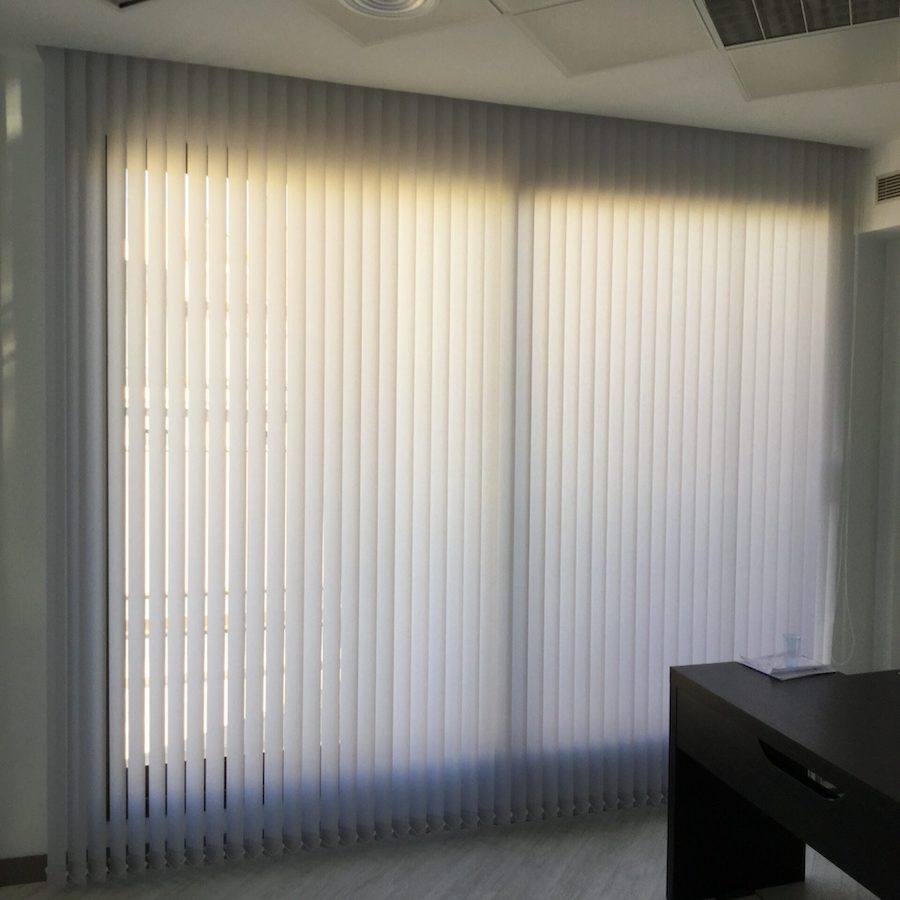 Cortinas verticales con tejidos de gran elegancia【CORTINAS DE DISEÑO】